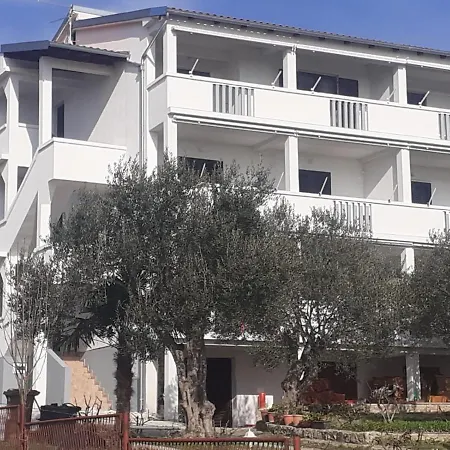 Apartament In With Sea View, Balcony, Air Conditioning, Wifi Pakoštane