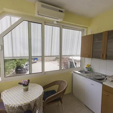 In With Sea View, Balcony, Air Conditioning, Wifi