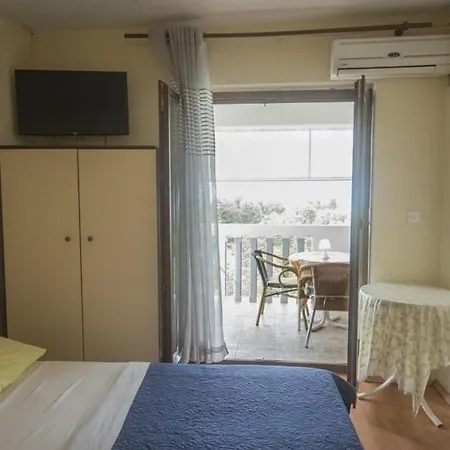 In With Sea View, Balcony, Air Conditioning, Wifi